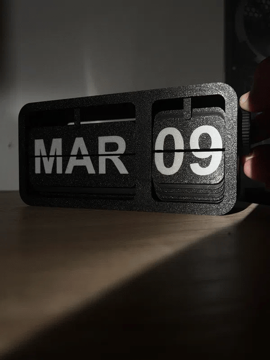 Perpetual Mechanical Desk Calendar