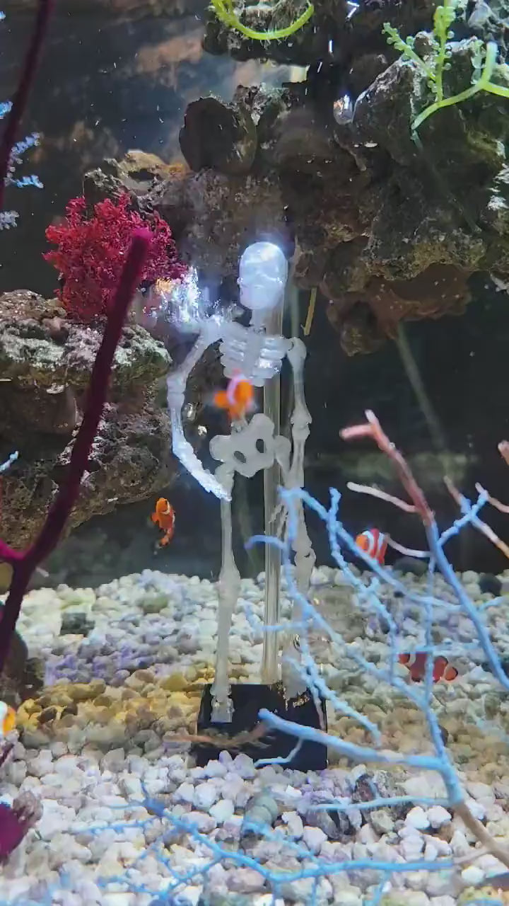 AquaSpecter — The Dancing Skeleton Aquarium Diver